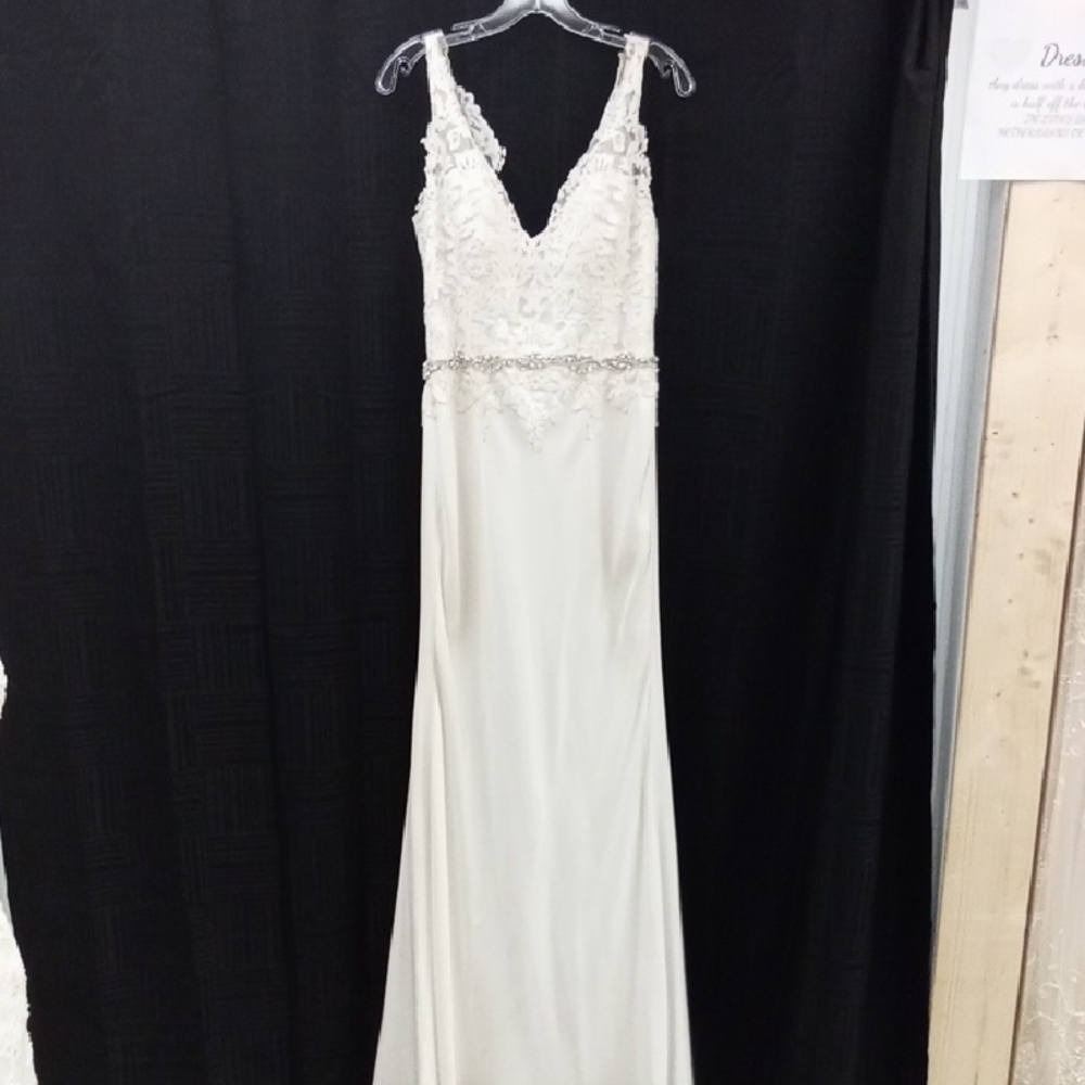 NWOT OFF THE RACK Jasmine collection 12